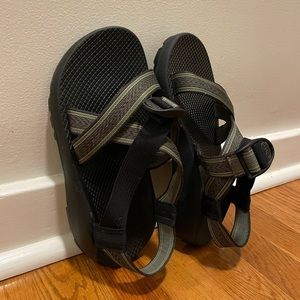 Men’s size 7 Chacos sandals